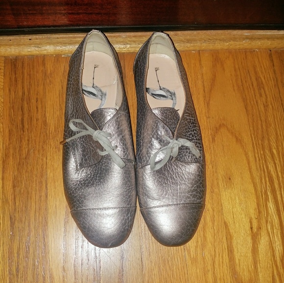 Stunning Ted Baker Distressed Gold Oxfords! 7.5 - Picture 3 of 6